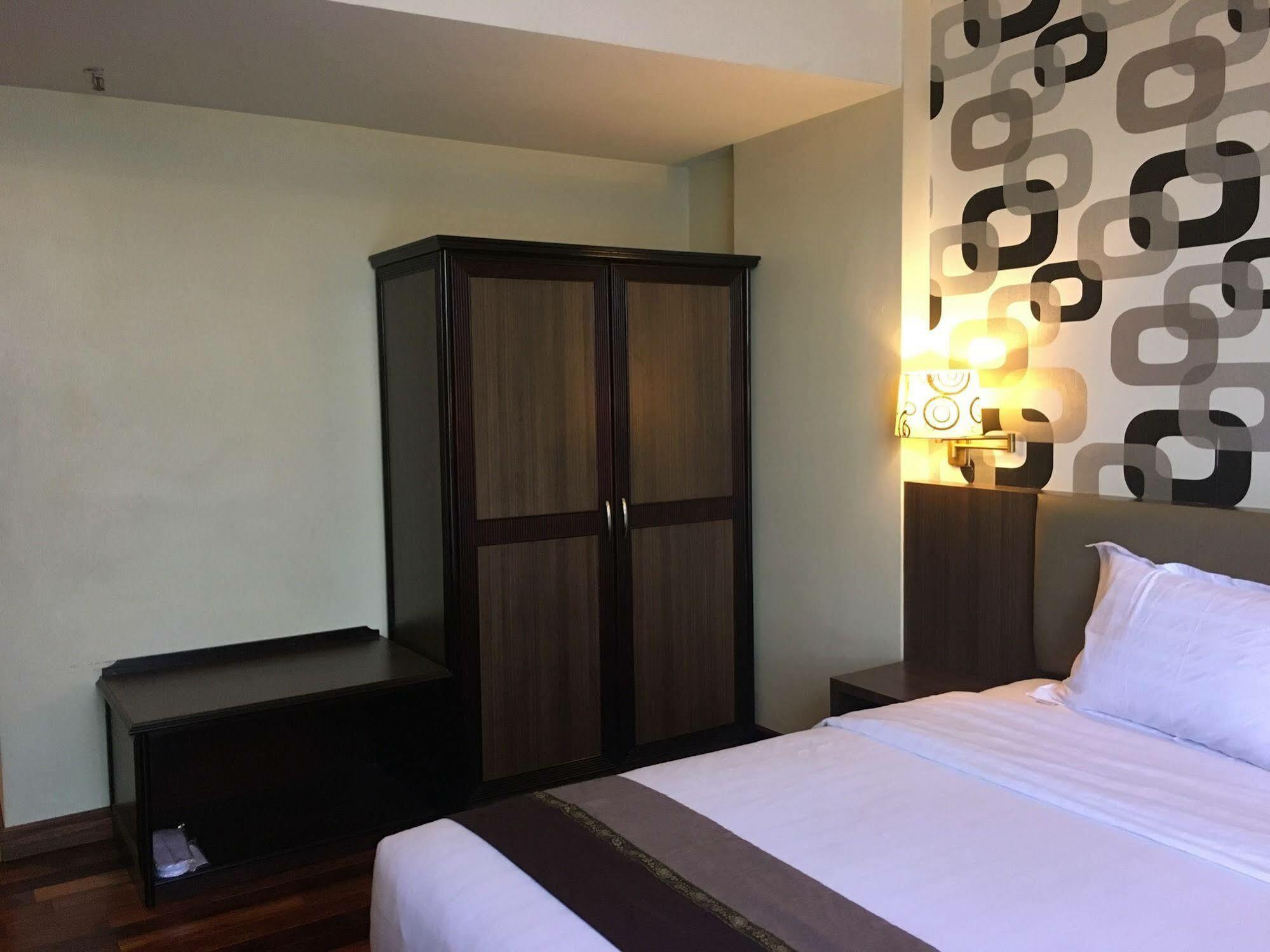 Ac Hotel By Marriott Ίπο Εξωτερικό φωτογραφία