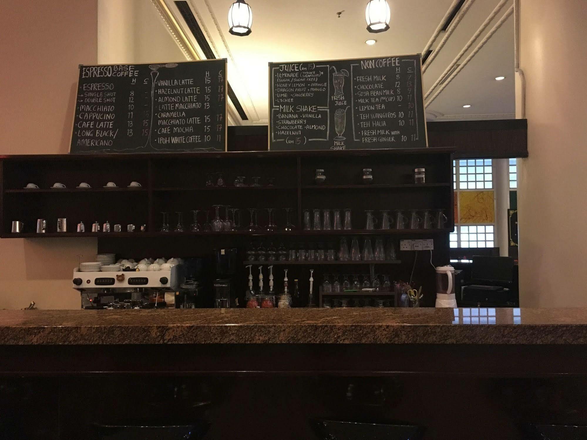Ac Hotel By Marriott Ίπο Εξωτερικό φωτογραφία